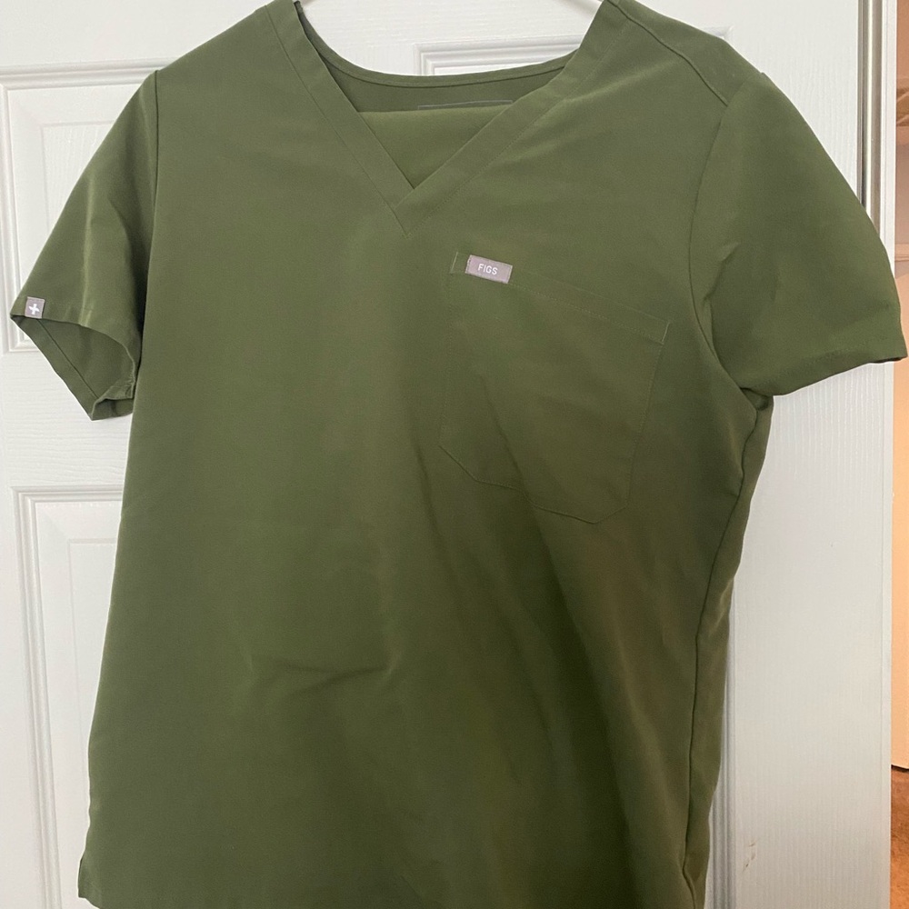 FIGS olive scrub top M